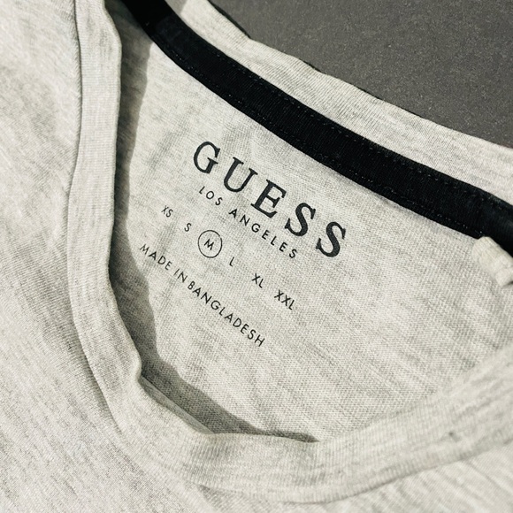 Guess T-shirt Medium - Picture 3 of 4